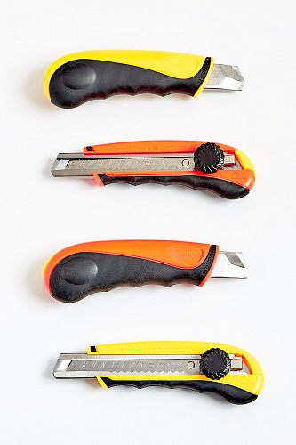 Нож с выдвижным сегментным лезвием &amp;quot;Run Xin&amp;quot; (6 дополнит. лезвий) SF-3265
