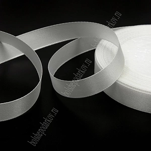 Лента атласная 1,5 см*25 ярд (SF-1359) молочный №042